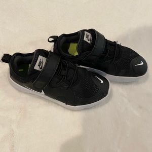 Kids Nike Tennis shoes